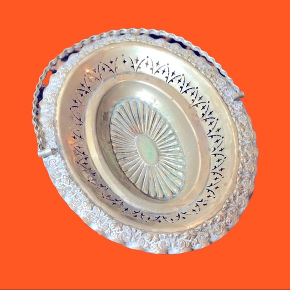 VINTAGE SILVER plated oval bowl or basket with fold down handle - Picture 15 of 15